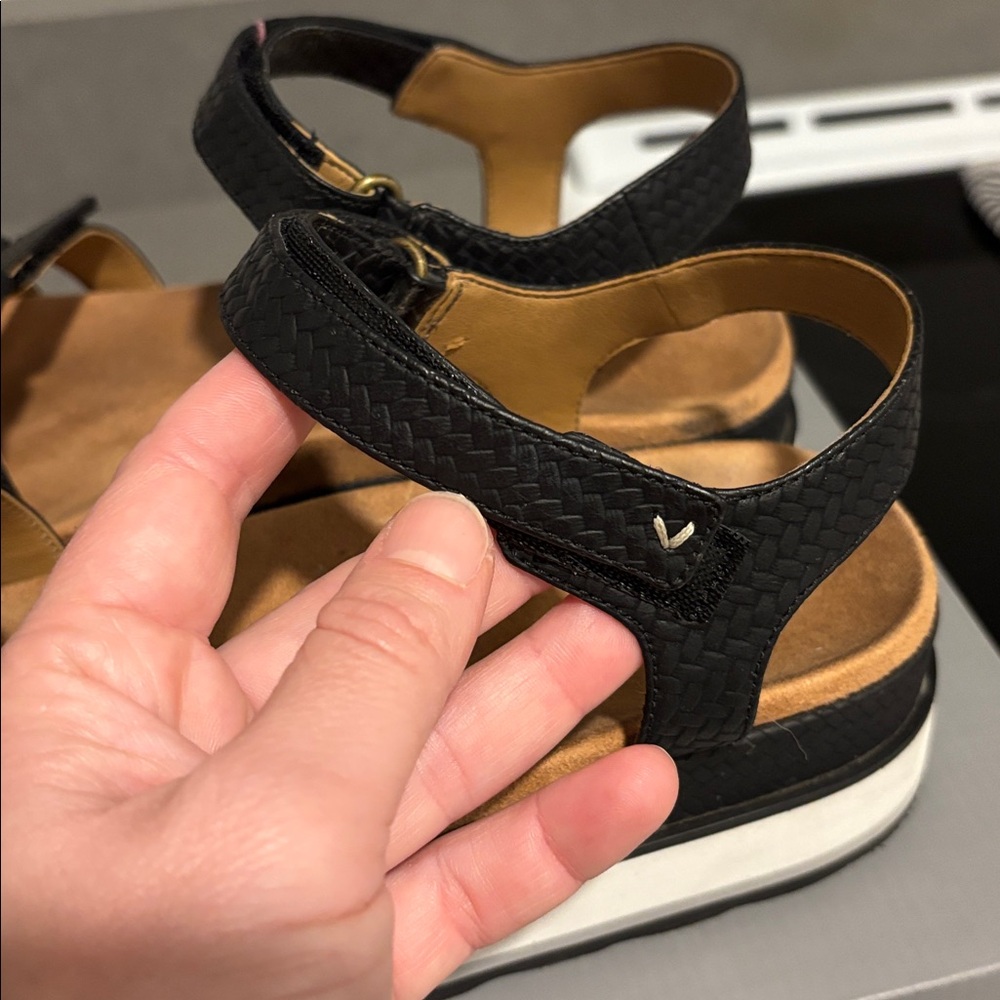 Vionic Women’s Platform Sandals With Adjustable S… - image 4